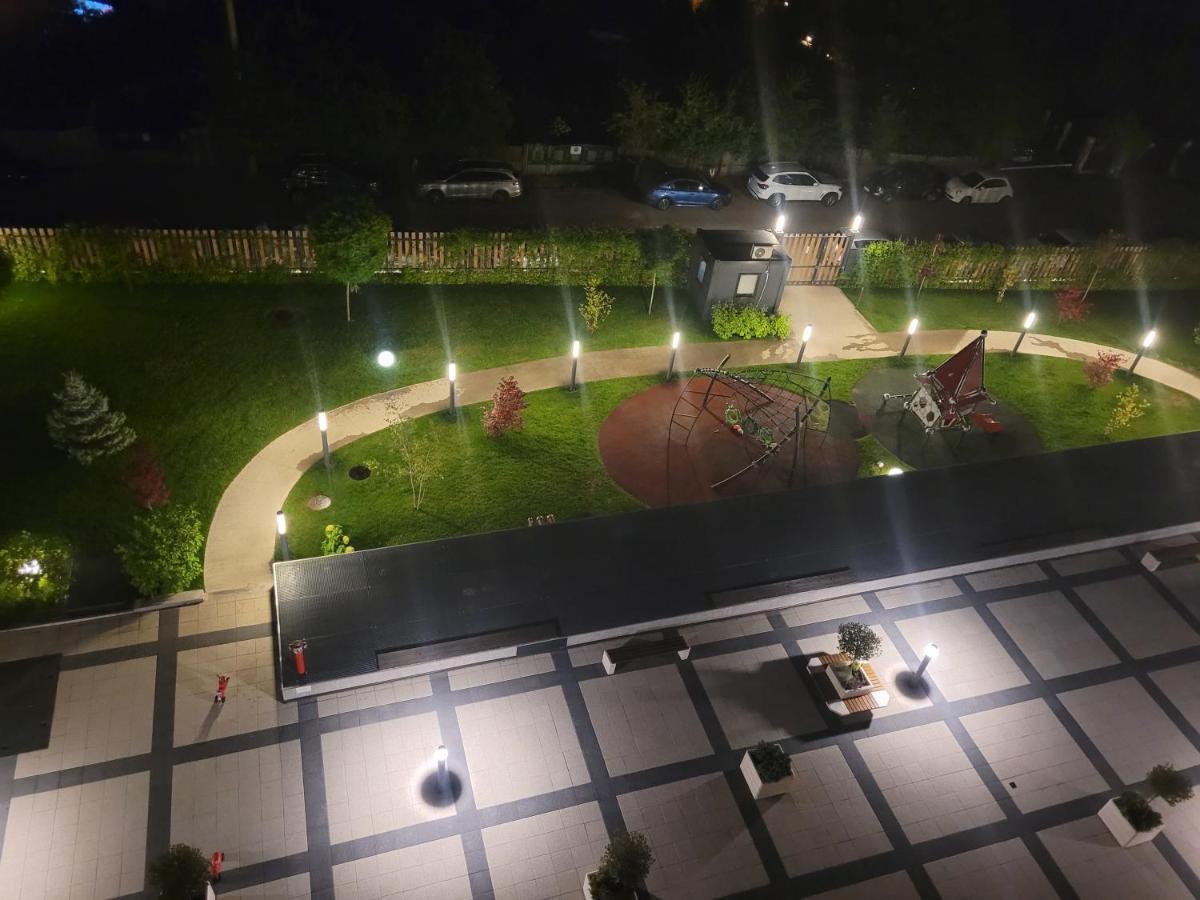 Apartment In Bucharest, Baneasa Green Area Exteriör bild