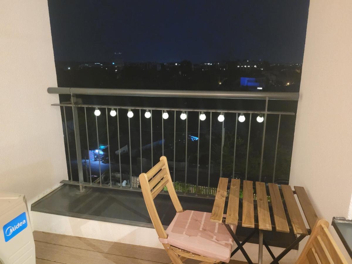 Apartment In Bucharest, Baneasa Green Area Exteriör bild